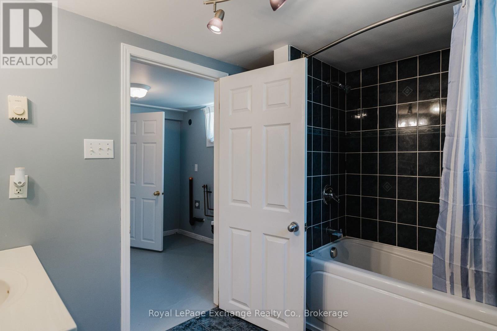 14 Mitchell Lane, Saugeen Shores, Ontario  N0H 2C0 - Photo 31 - X12223944