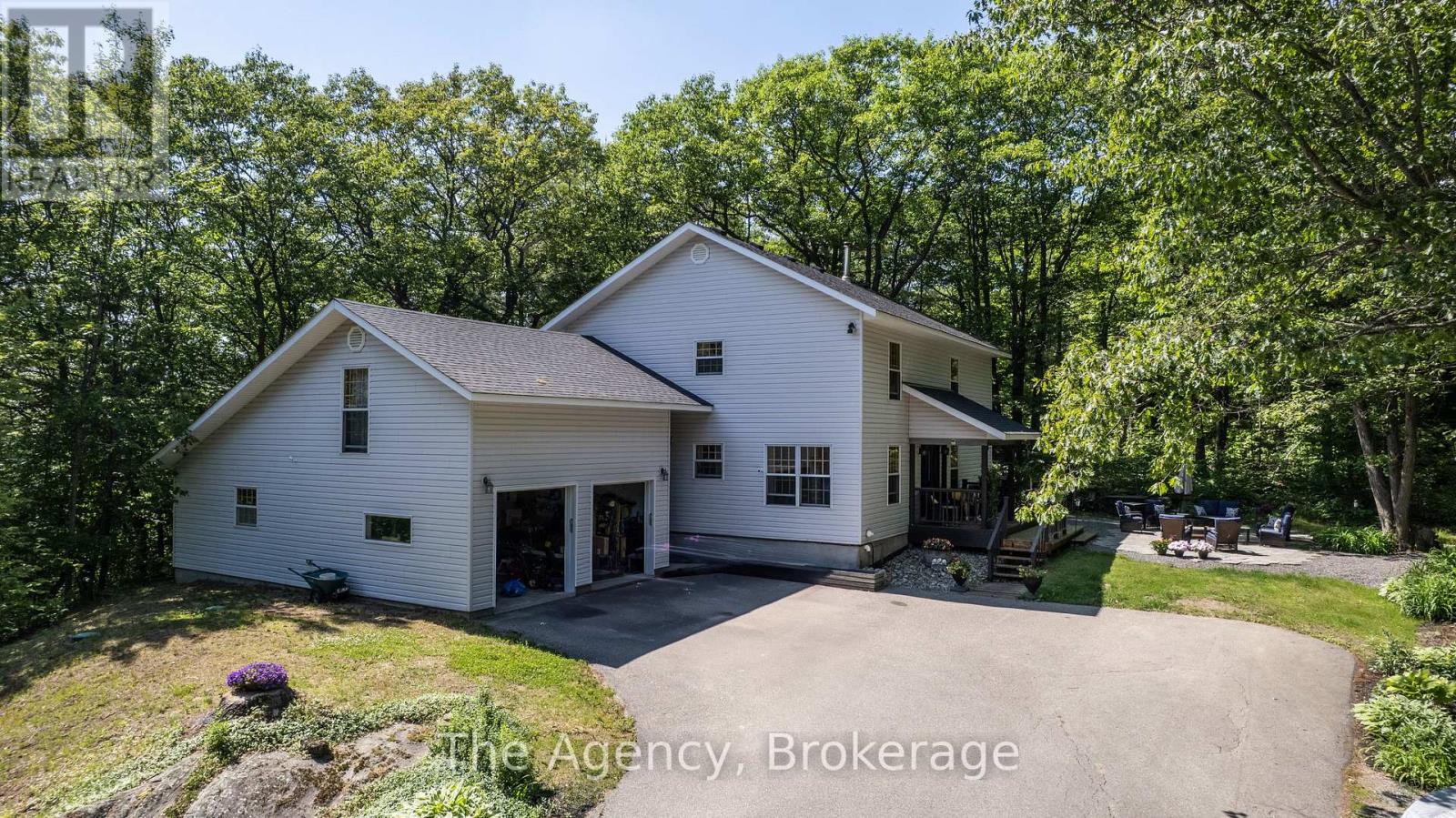 1411 Cedar Lane, Bracebridge, Ontario  P1L 1W9 - Photo 2 - X12224005