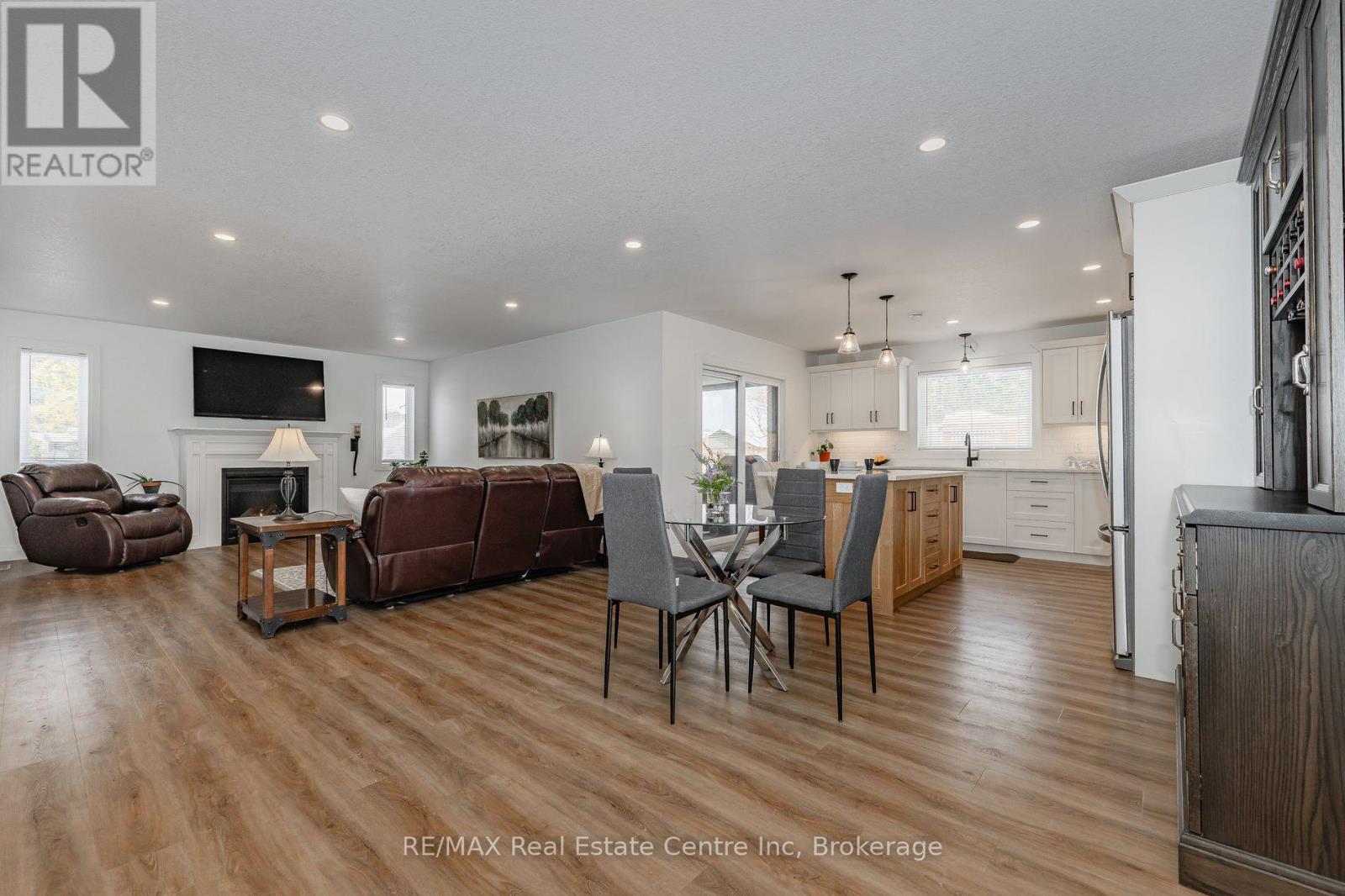635 King Street, Minto, Ontario  N0G 2P0 - Photo 12 - X12224189
