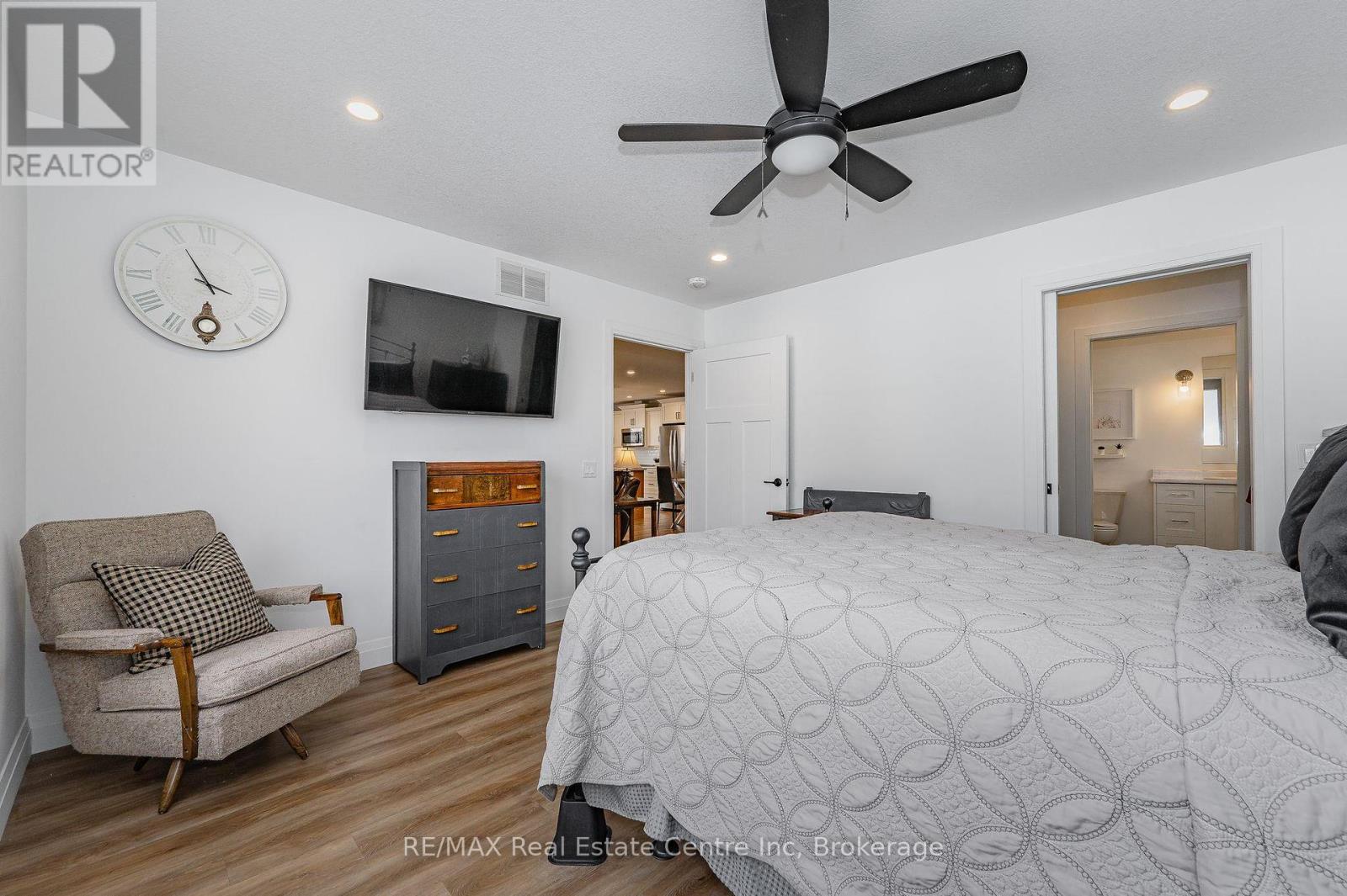 635 King Street, Minto, Ontario  N0G 2P0 - Photo 15 - X12224189