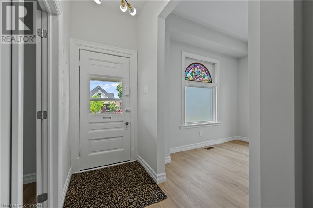 41 Chestnut Street, St. Thomas, Ontario  N5R 2A8 - Photo 3 - 40741749