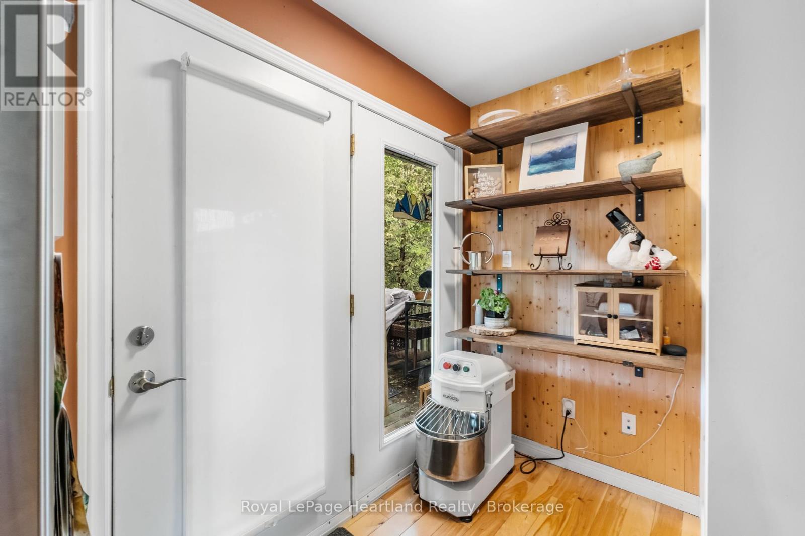 1 - 43 Raglan Street E, Goderich, Ontario  N7A 1G6 - Photo 10 - X12224321
