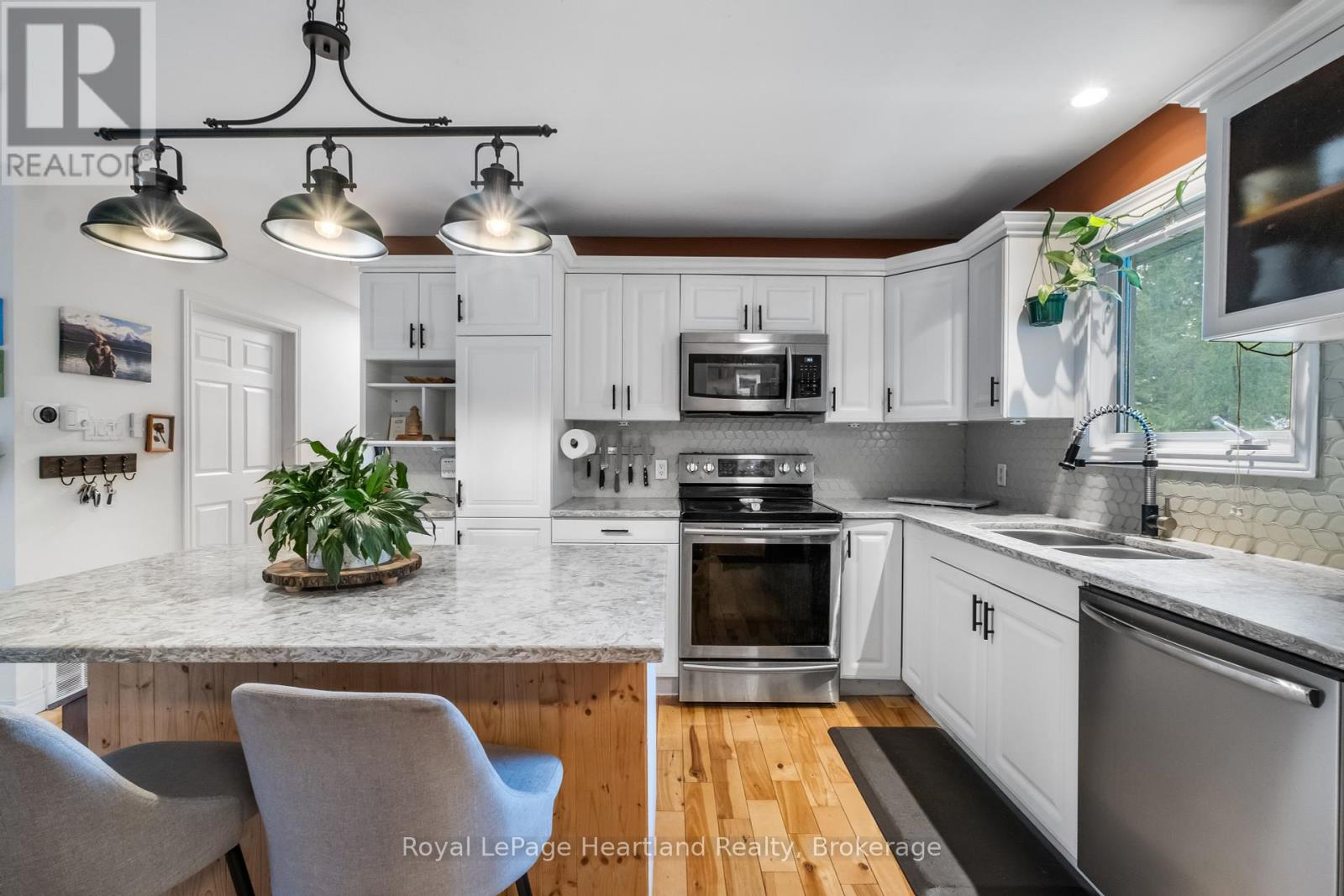 1 - 43 Raglan Street E, Goderich, Ontario  N7A 1G6 - Photo 6 - X12224321