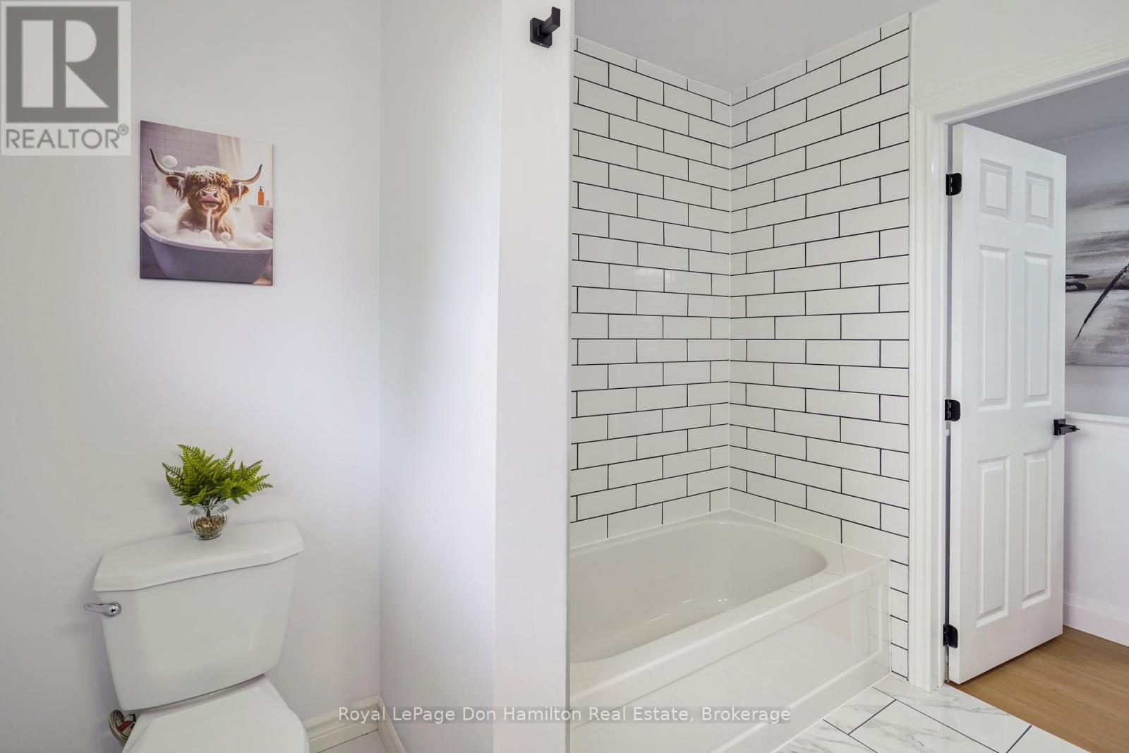 83 Lorne Avenue, Bluewater, Ontario  N0M 1X0 - Photo 26 - X12224357