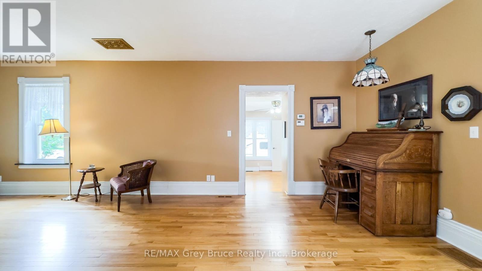 46 Main Street, Arran-Elderslie, Ontario  N0H 2N0 - Photo 10 - X12224441