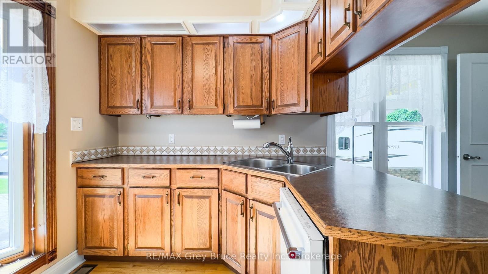 46 Main Street, Arran-Elderslie, Ontario  N0H 2N0 - Photo 14 - X12224441