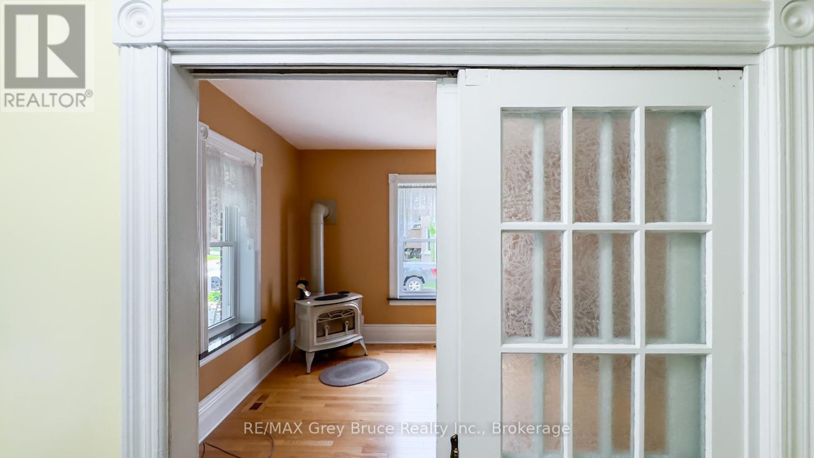 46 Main Street, Arran-Elderslie, Ontario  N0H 2N0 - Photo 5 - X12224441