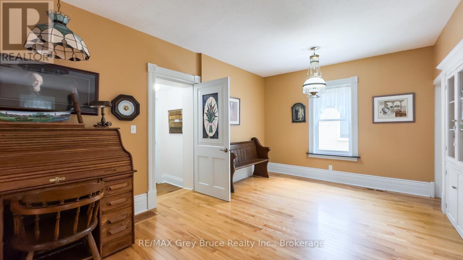 46 Main Street, Arran-Elderslie, Ontario  N0H 2N0 - Photo 8 - X12224441