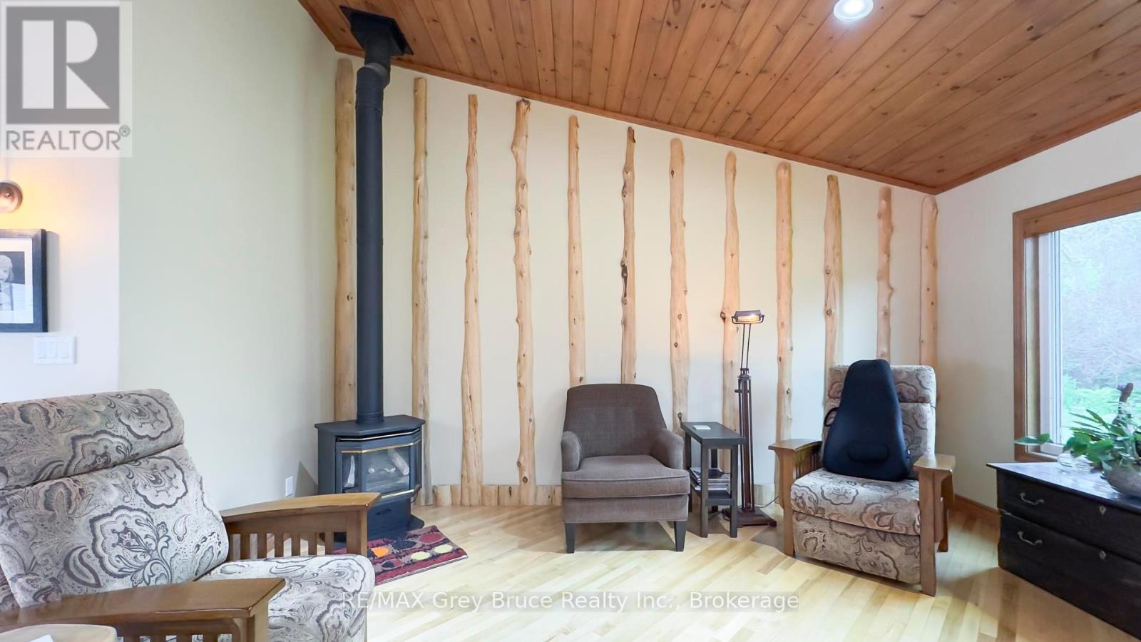 236 Bruce Street, South Bruce Peninsula, Ontario  N0H 2T0 - Photo 12 - X12224444