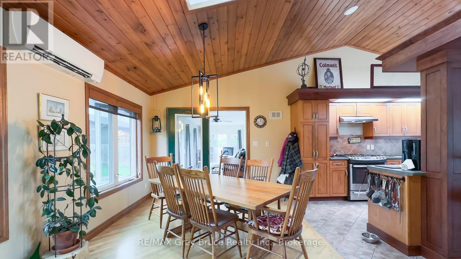 236 Bruce Street, South Bruce Peninsula, Ontario  N0H 2T0 - Photo 16 - X12224444