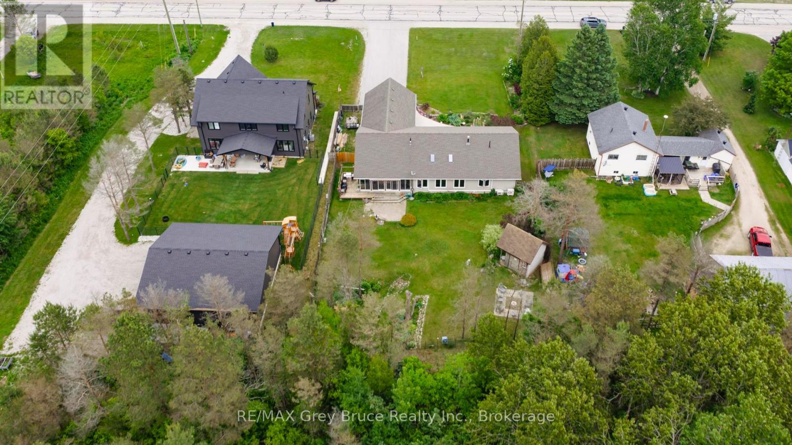 236 Bruce Street, South Bruce Peninsula, Ontario  N0H 2T0 - Photo 41 - X12224444
