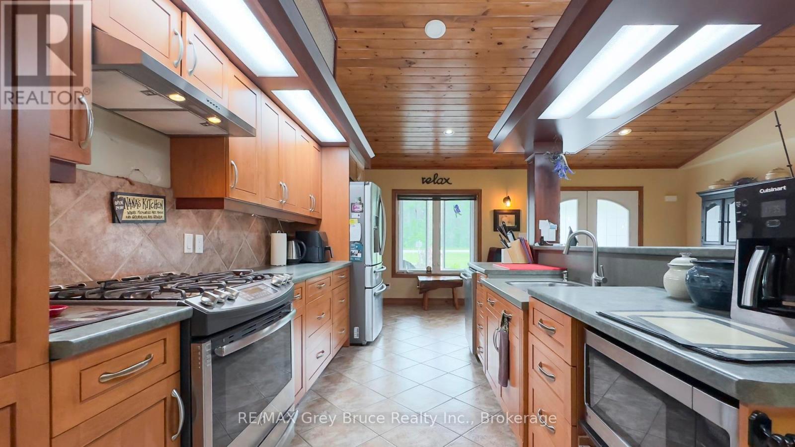 236 Bruce Street, South Bruce Peninsula, Ontario  N0H 2T0 - Photo 8 - X12224444