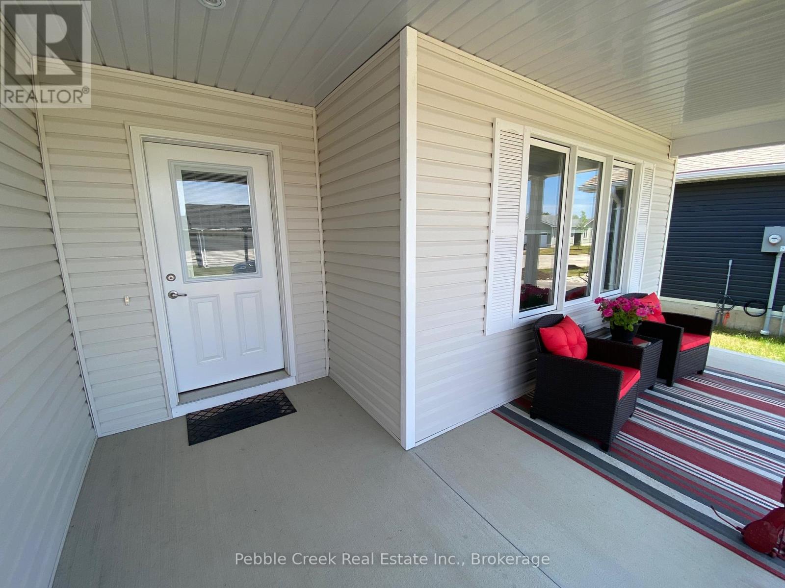 263 Lake Breeze Drive, Ashfield-Colborne-Wawanosh, Ontario  N7A 0C6 - Photo 4 - X12224486