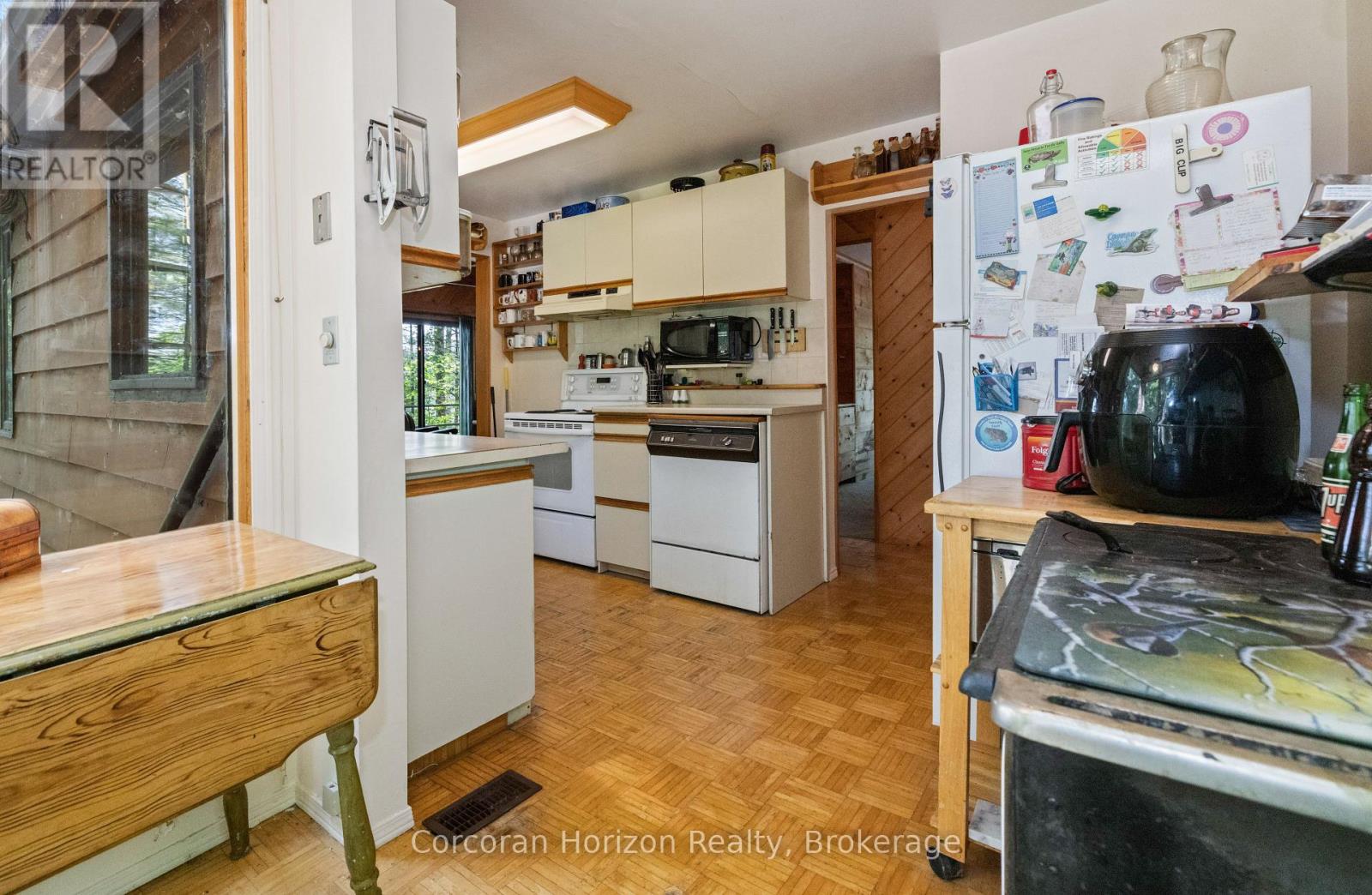 395 Berwick Road, Georgian Bay, Ontario  L0K 1S0 - Photo 19 - X12224492