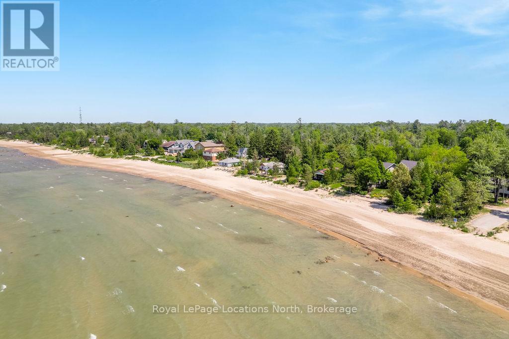 1864 Shore Lane, Wasaga Beach, Ontario  L9Z 1V2 - Photo 2 - S12224586