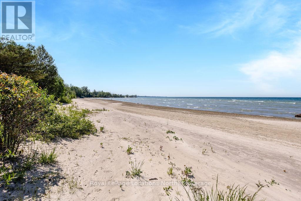 1864 Shore Lane, Wasaga Beach, Ontario  L9Z 1V2 - Photo 21 - S12224586