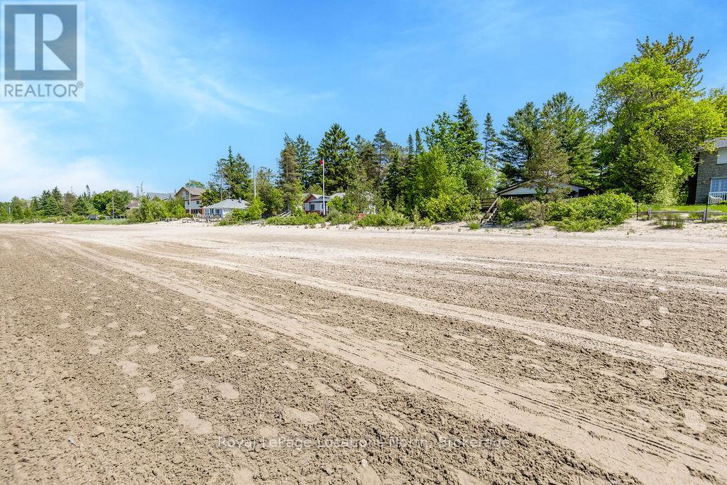 1864 Shore Lane, Wasaga Beach, Ontario  L9Z 1V2 - Photo 23 - S12224586