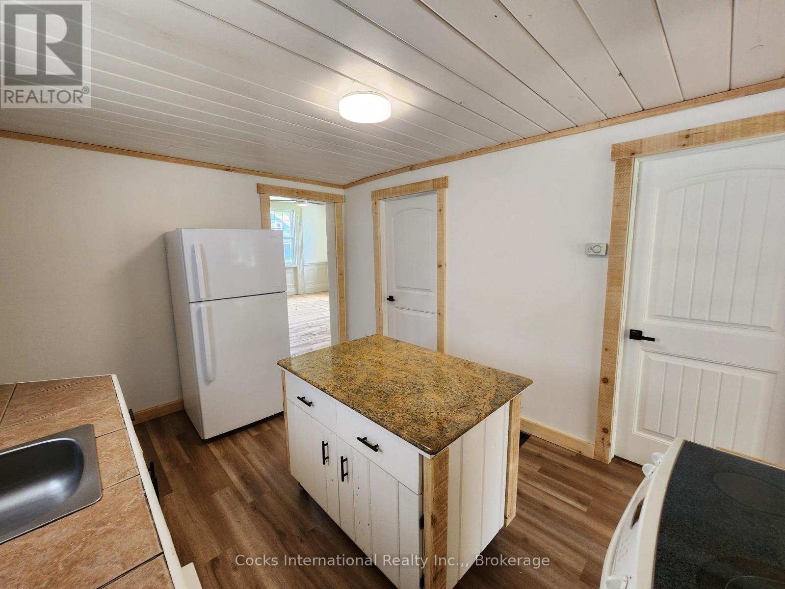 13 Main Street, Sundridge, Ontario  P0A 1Z0 - Photo 14 - X12224960
