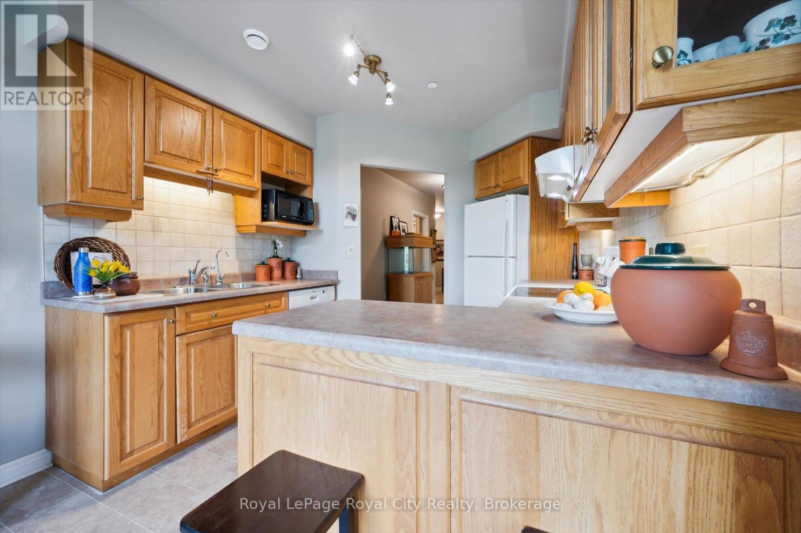 112 - 71 Bayberry Drive, Guelph, Ontario  N1G 5K9 - Photo 38 - X12224982