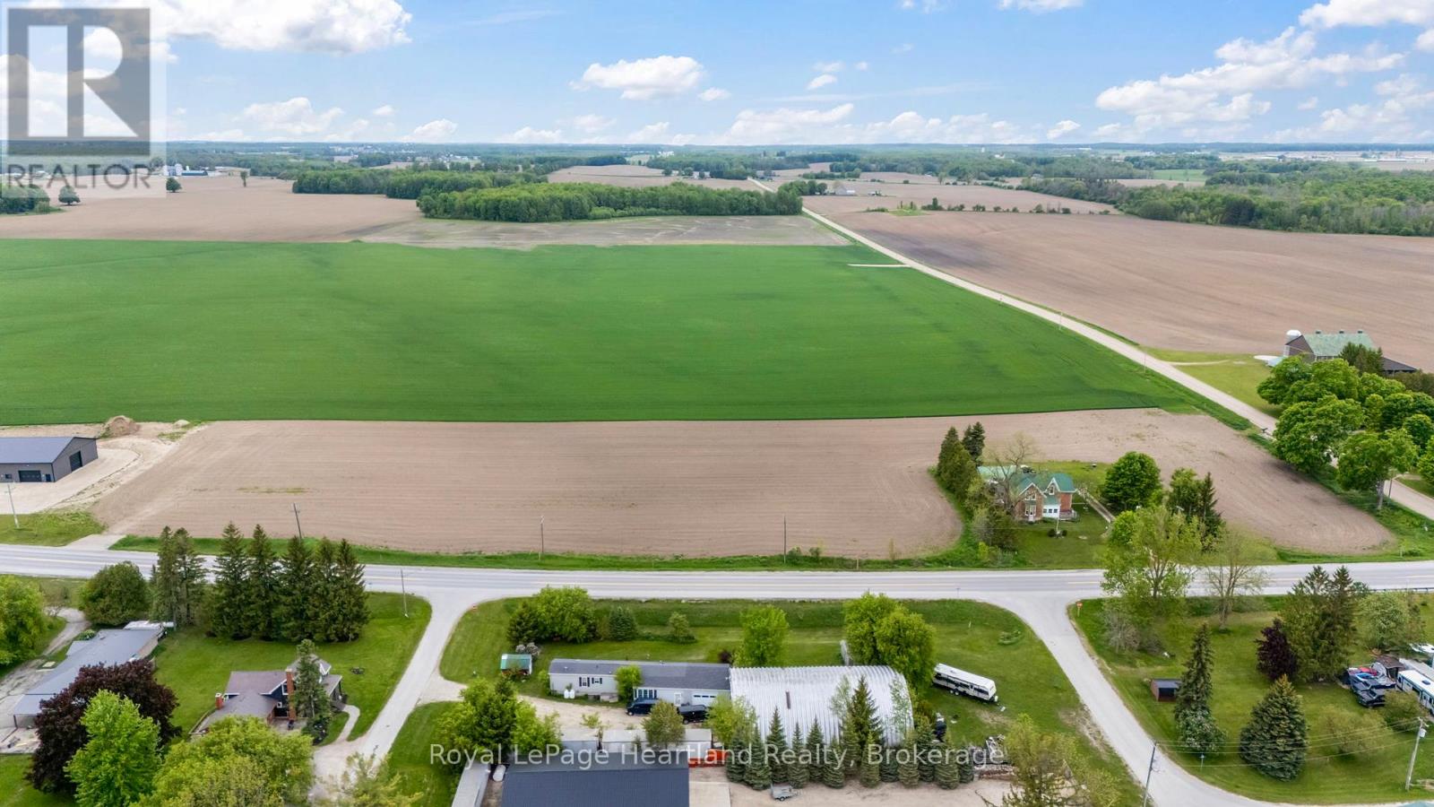 2033 Harriston Road, Howick, Ontario  N0G 1X0 - Photo 4 - X12225019