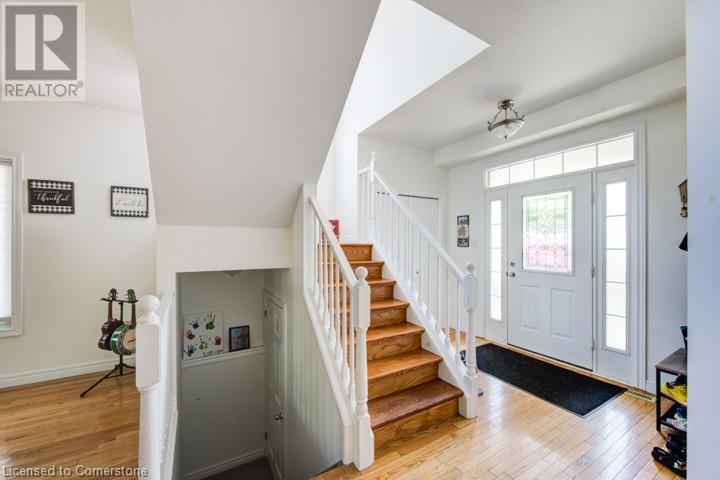 979 Queensborough Court, London, Ontario  N6G 5K1 - Photo 3 - 40739031