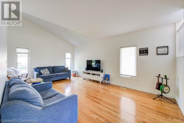 979 Queensborough Court, London, Ontario  N6G 5K1 - Photo 4 - 40739031