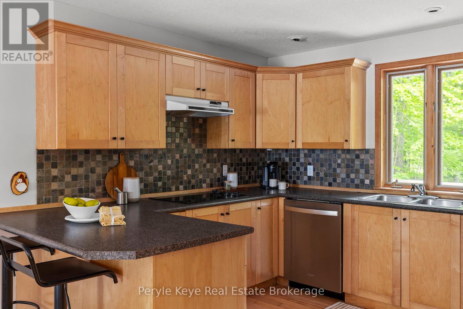 1230 Lakeshore Drive S, Bracebridge, Ontario  P1L 1X3 - Photo 17 - X12225282