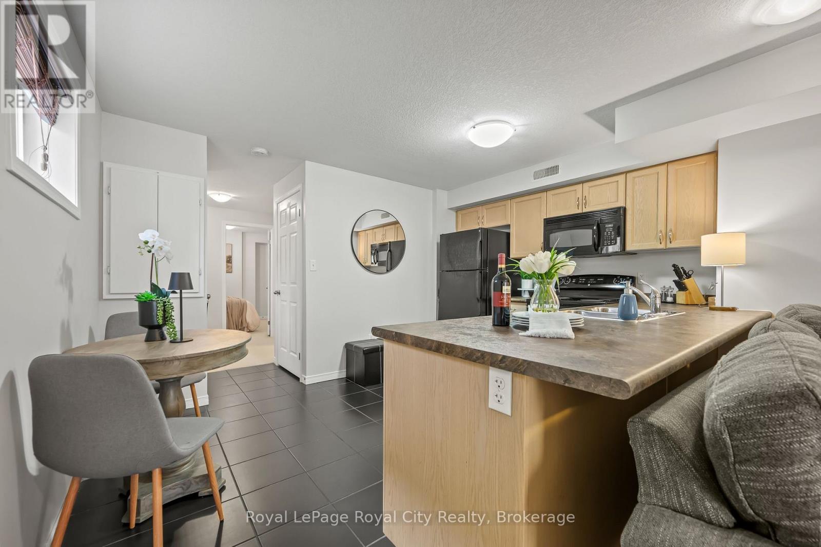 14 - 35 Mountford Drive, Guelph, Ontario  N1E 0G6 - Photo 9 - X12225319