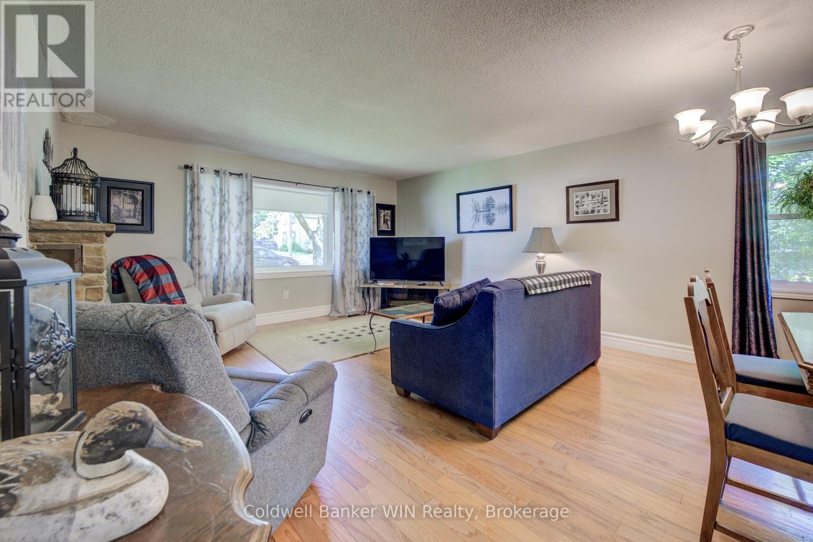 150 Normanby Street N, Wellington North, Ontario  N0G 2L1 - Photo 8 - X12225321