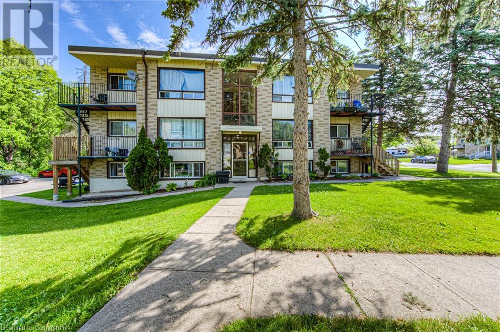76 BARBARA Crescent, Kitchener, Ontario