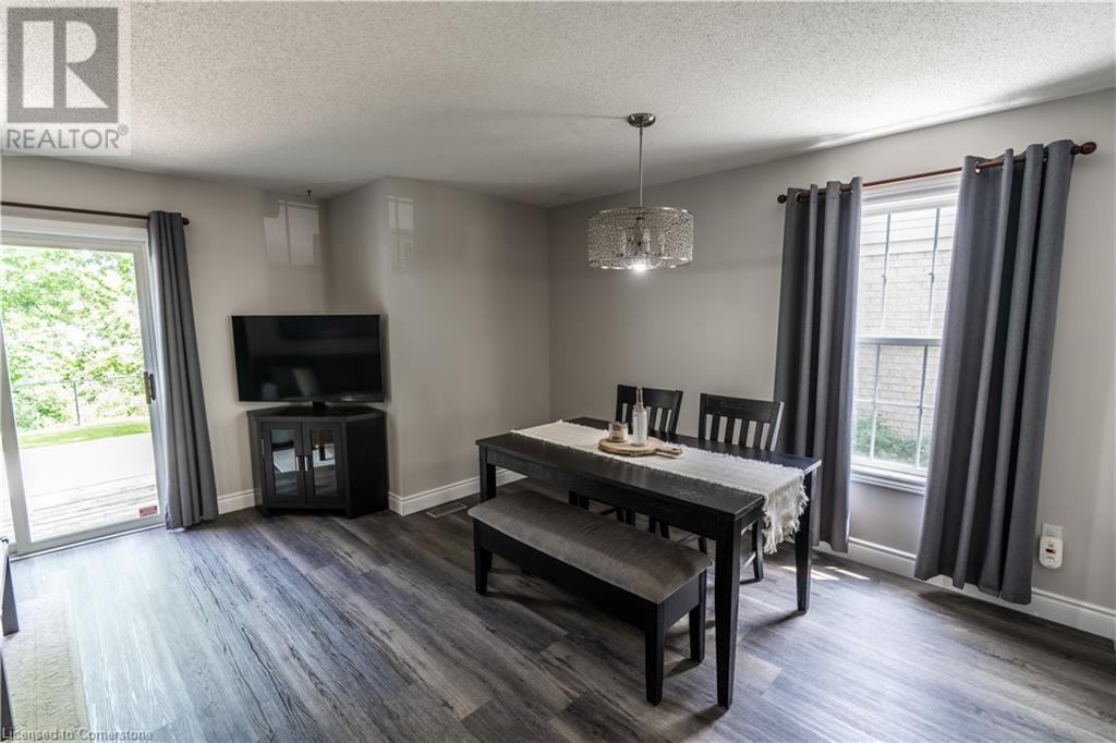 512 Mayflower Street, Waterloo, Ontario  N2K 3Y7 - Photo 5 - 40741860