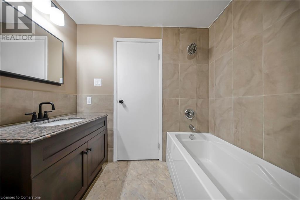 750 Erinbrook Drive Unit# 14, Kitchener, Ontario  N2E 2S7 - Photo 19 - 40730804