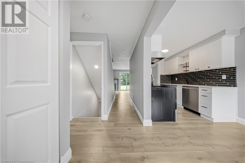 750 Erinbrook Drive Unit# 14, Kitchener, Ontario  N2E 2S7 - Photo 4 - 40730804