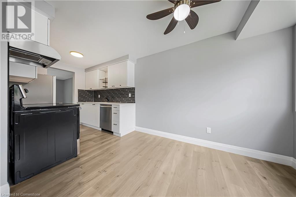 750 Erinbrook Drive Unit# 14, Kitchener, Ontario  N2E 2S7 - Photo 6 - 40730804