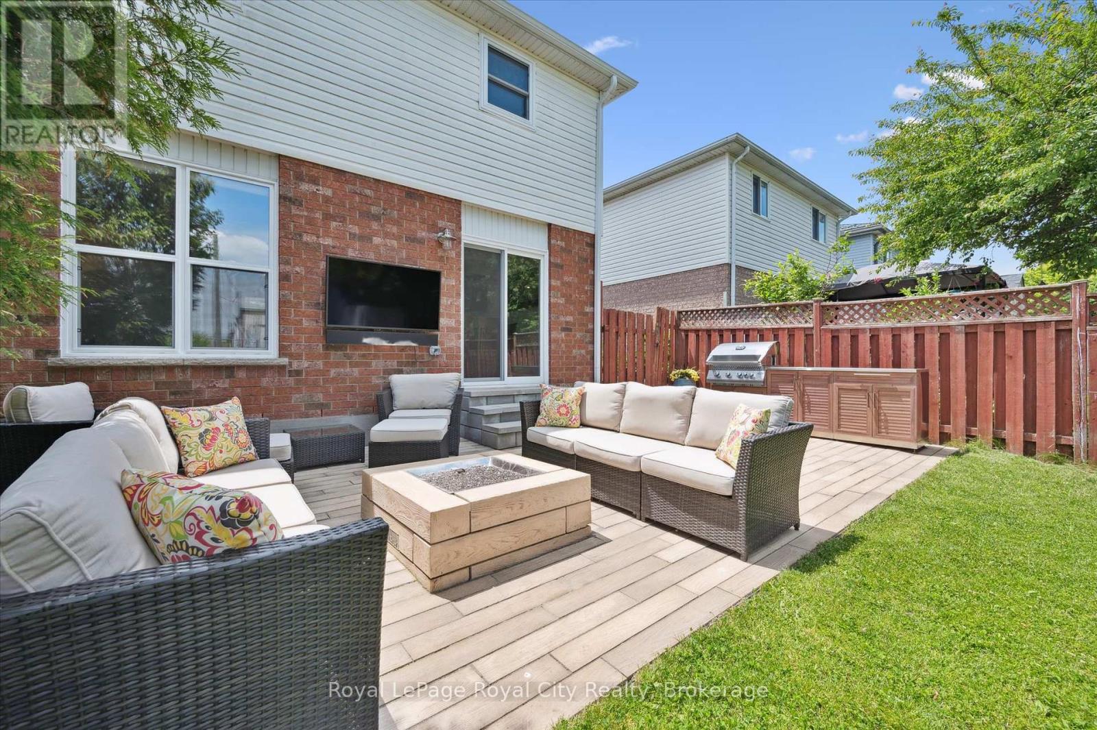 67 Inverness Drive, Guelph, Ontario  N1E 6E4 - Photo 22 - X12225491