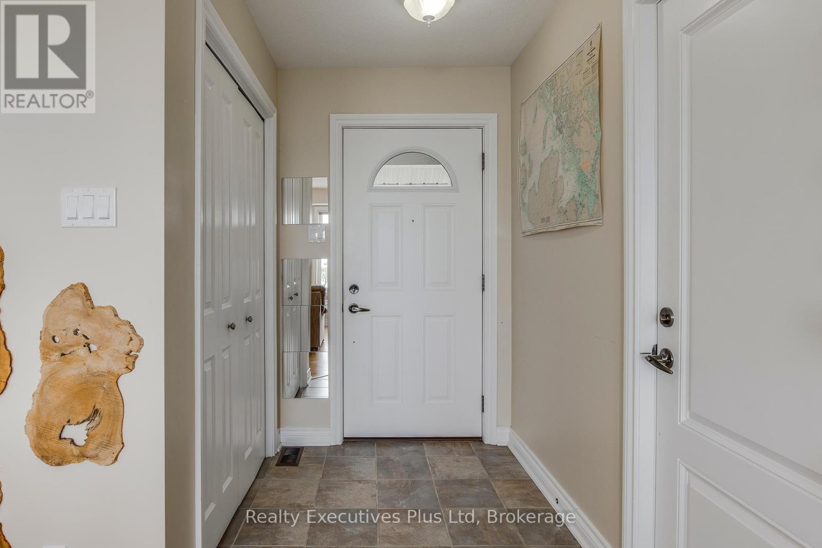 29 Iroquois Crescent, Tiny, Ontario  L9M 0C6 - Photo 12 - S12225586