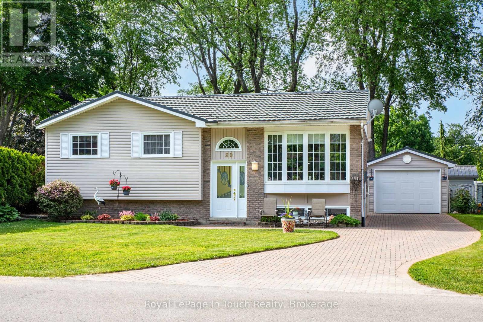 20 PAYETTE DRIVE, Penetanguishene, Ontario