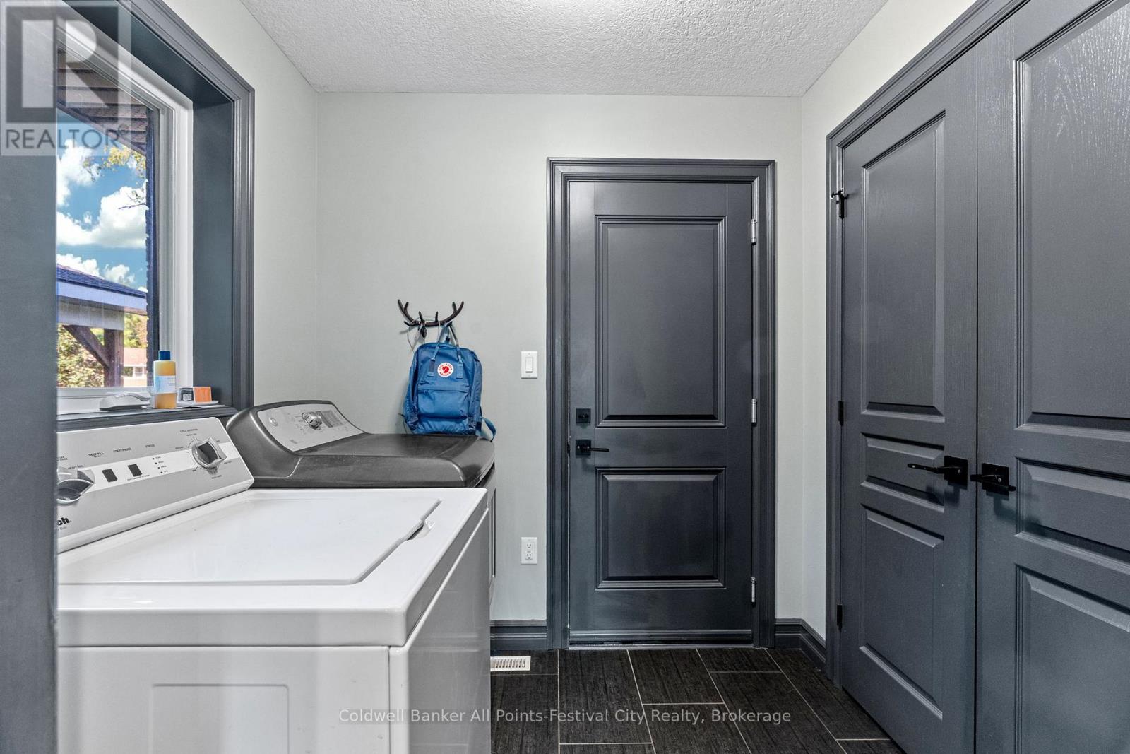 186 Hincks Street, Goderich, Ontario  N7A 3C8 - Photo 18 - X12225832