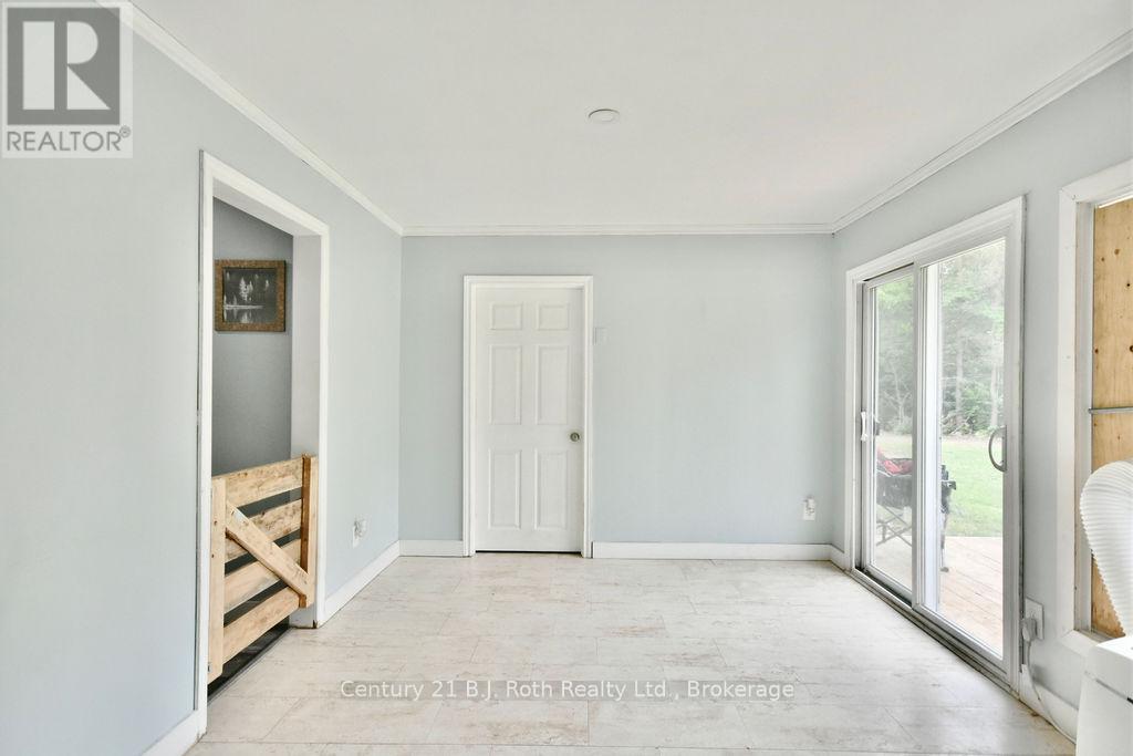 2286 Flos Ten Road E, Springwater, Ontario  L0L 1P0 - Photo 19 - S12225902