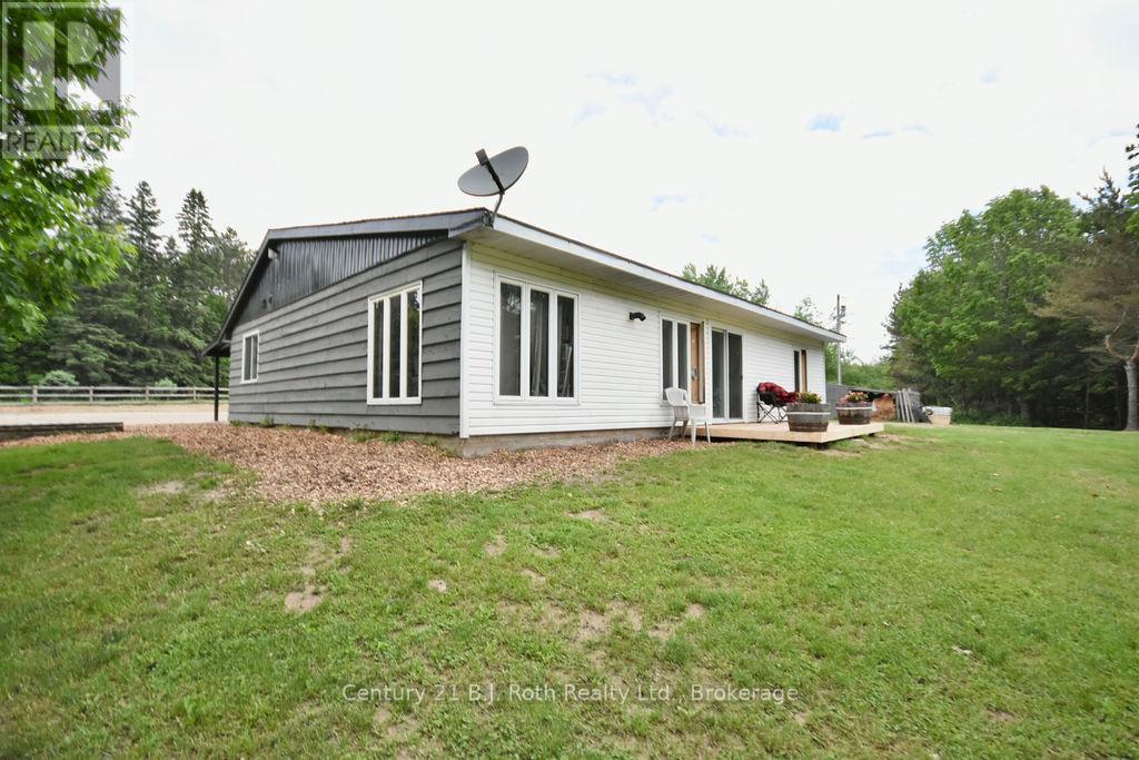 2286 Flos Ten Road E, Springwater, Ontario  L0L 1P0 - Photo 25 - S12225902