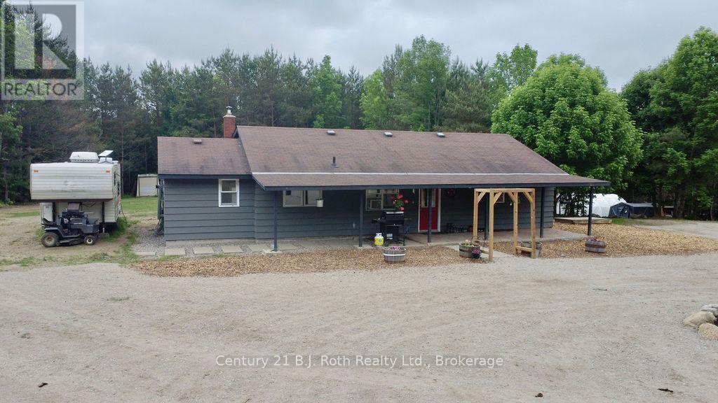 2286 Flos Ten Road E, Springwater, Ontario  L0L 1P0 - Photo 5 - S12225902