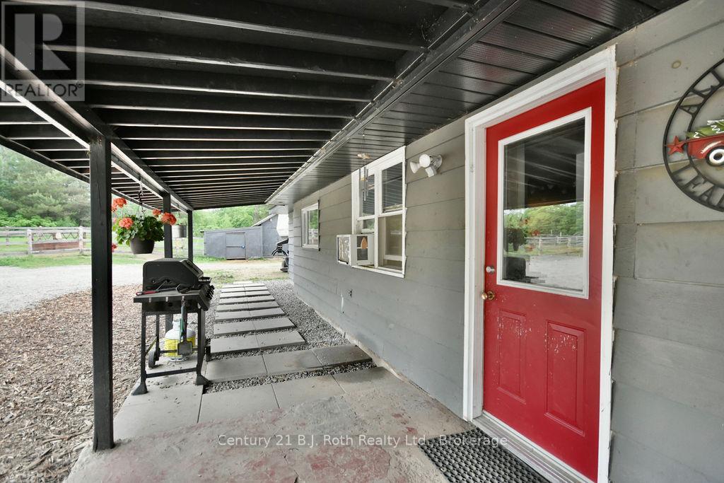 2286 Flos Ten Road E, Springwater, Ontario  L0L 1P0 - Photo 6 - S12225902