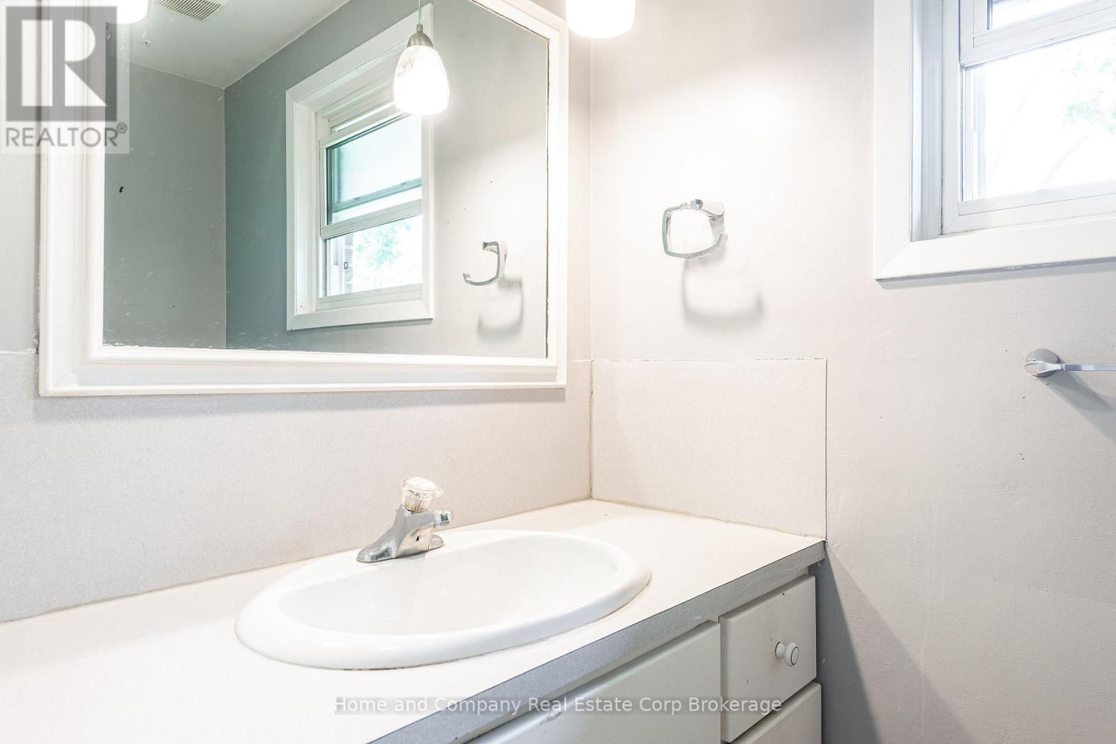 335 Britannia Street, Stratford, Ontario  N5A 5Z9 - Photo 24 - X12226111