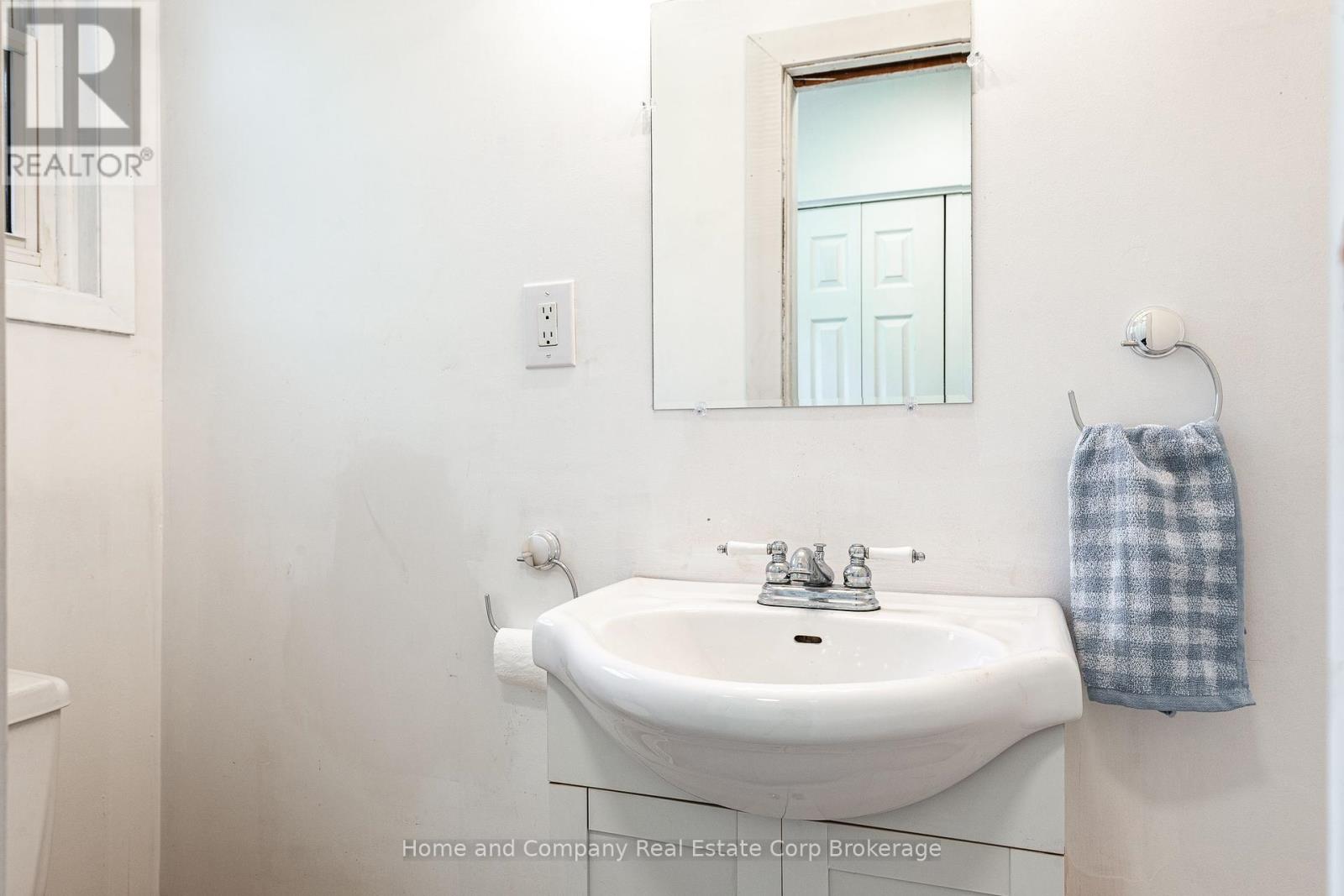 335 Britannia Street, Stratford, Ontario  N5A 5Z9 - Photo 6 - X12226111
