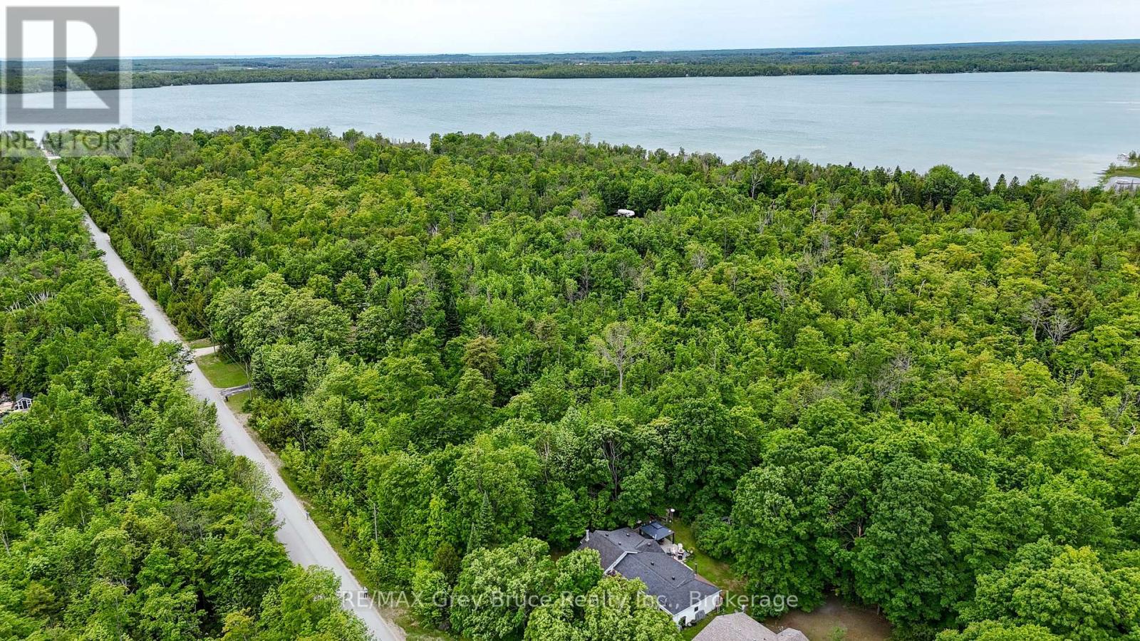 00 Parkside Avenue, South Bruce Peninsula, Ontario  N0H 2T0 - Photo 13 - X12226167