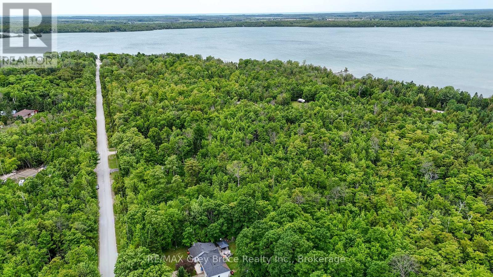00 Parkside Avenue, South Bruce Peninsula, Ontario  N0H 2T0 - Photo 2 - X12226167