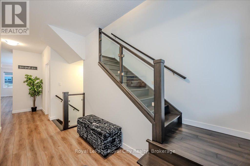49 Ryder Avenue, Guelph, Ontario  N1G 0H1 - Photo 4 - X12226226