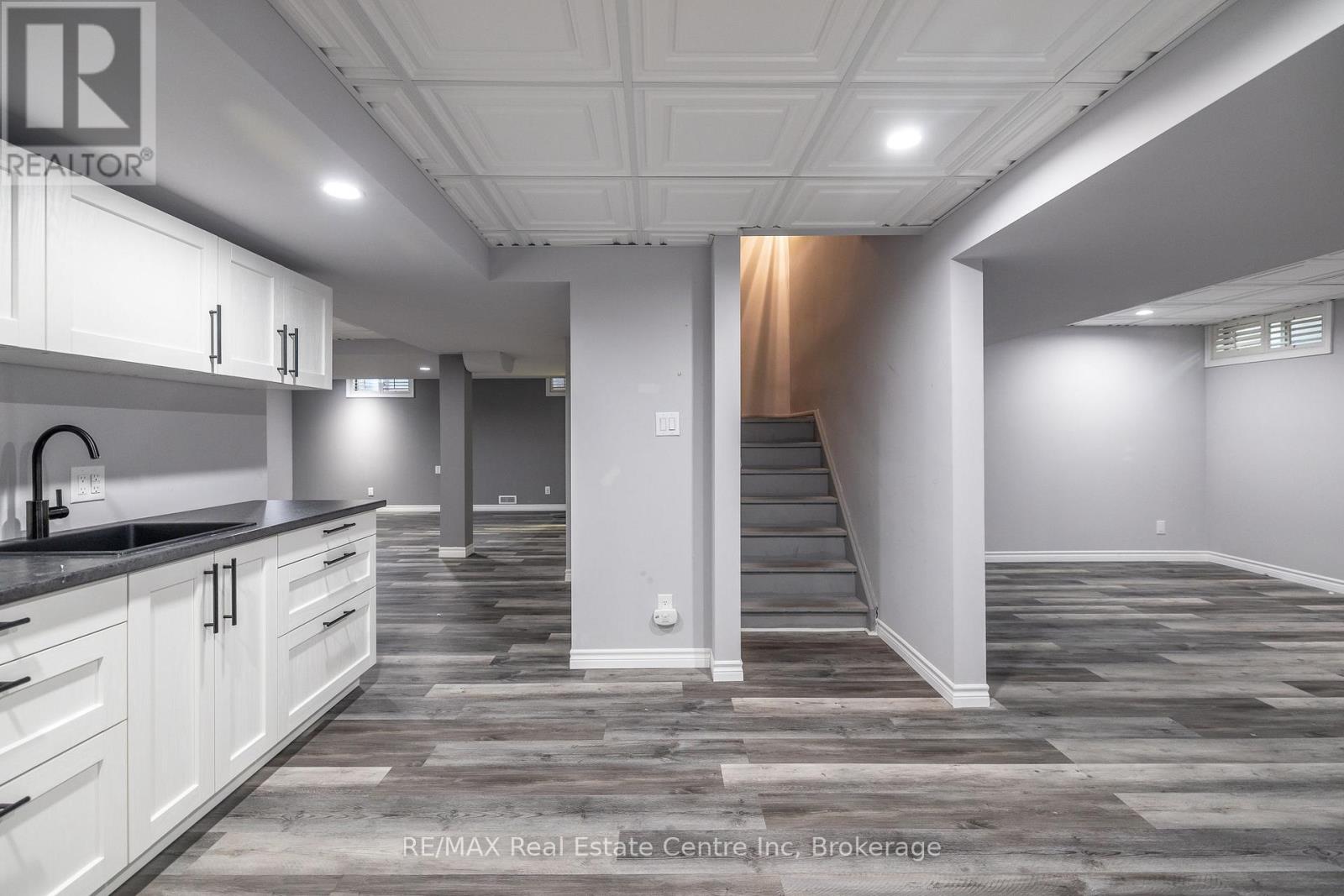 27 Colborn Street, Guelph, Ontario  N1G 2M4 - Photo 35 - X12226549