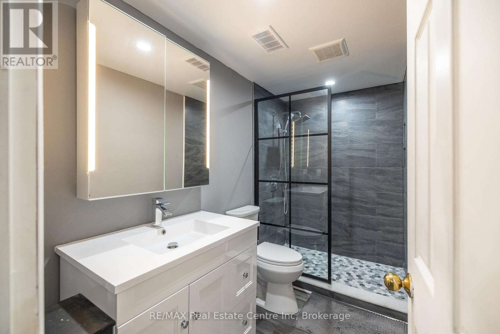 27 Colborn Street, Guelph, Ontario  N1G 2M4 - Photo 37 - X12226549
