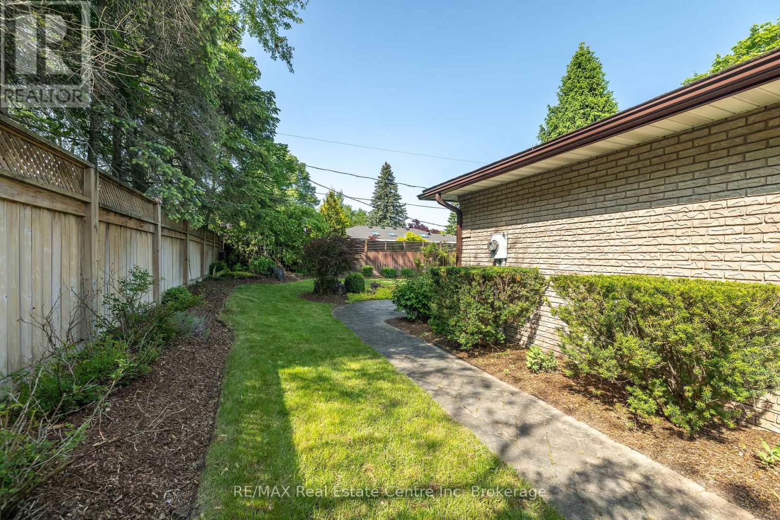 27 Colborn Street, Guelph, Ontario  N1G 2M4 - Photo 39 - X12226549